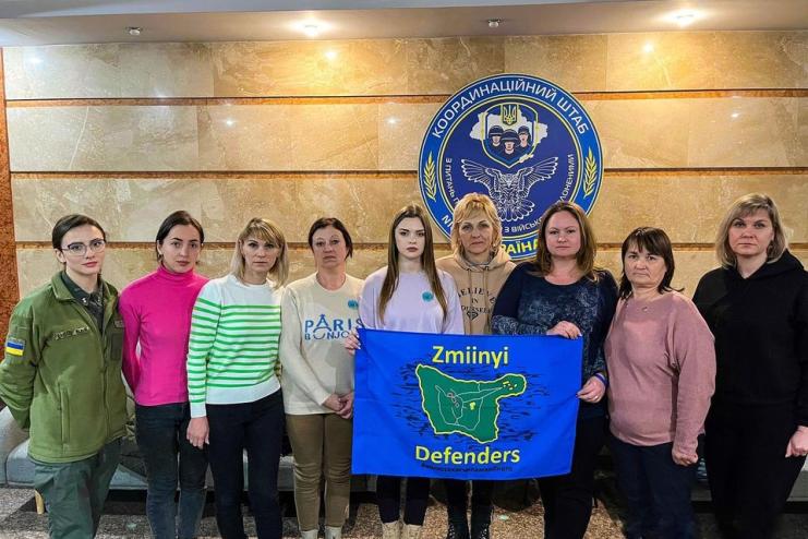 Рідні Захисників Зміїного продовжують боротися за повернення військових з полону